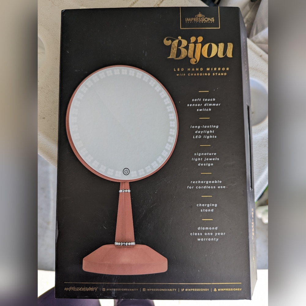 Bijou Handheld LED mirror